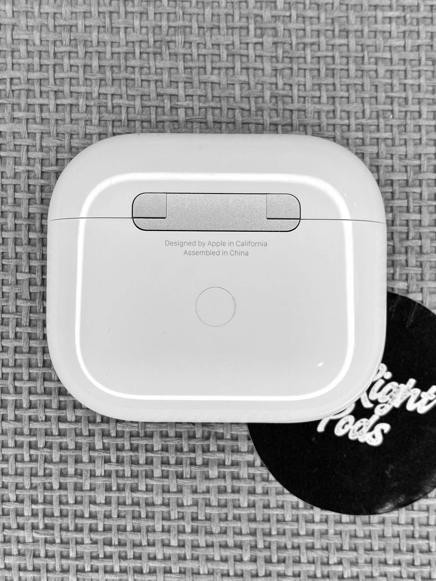 Зарядный кейс Apple AirPods 3 в Челябинске купить по недорогим ценам с доставкой