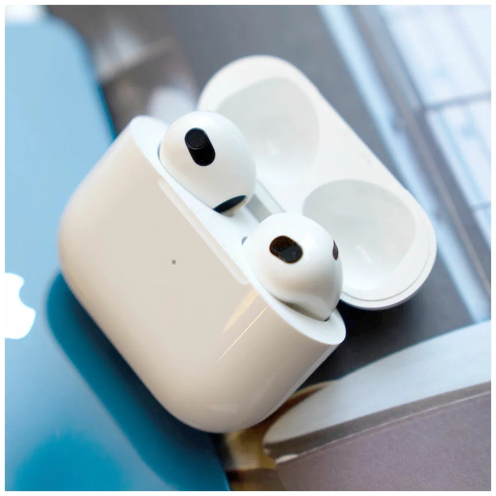 Зарядный кейс Apple AirPods 3 в Челябинске купить по недорогим ценам с доставкой